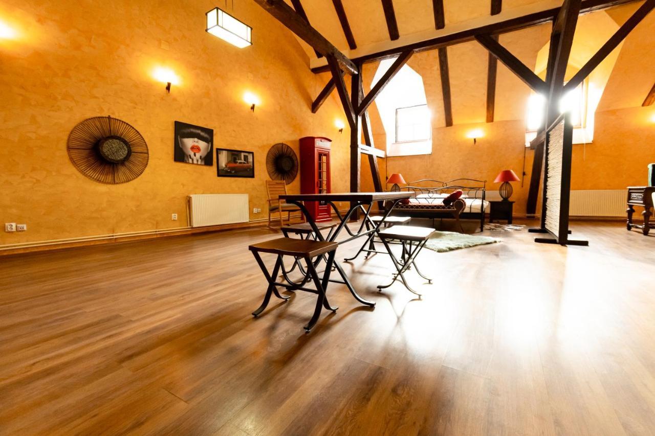 The Attic - Large Open-Space In The Old Town Of Brasov, Minutes Away From The Black Church Экстерьер фото